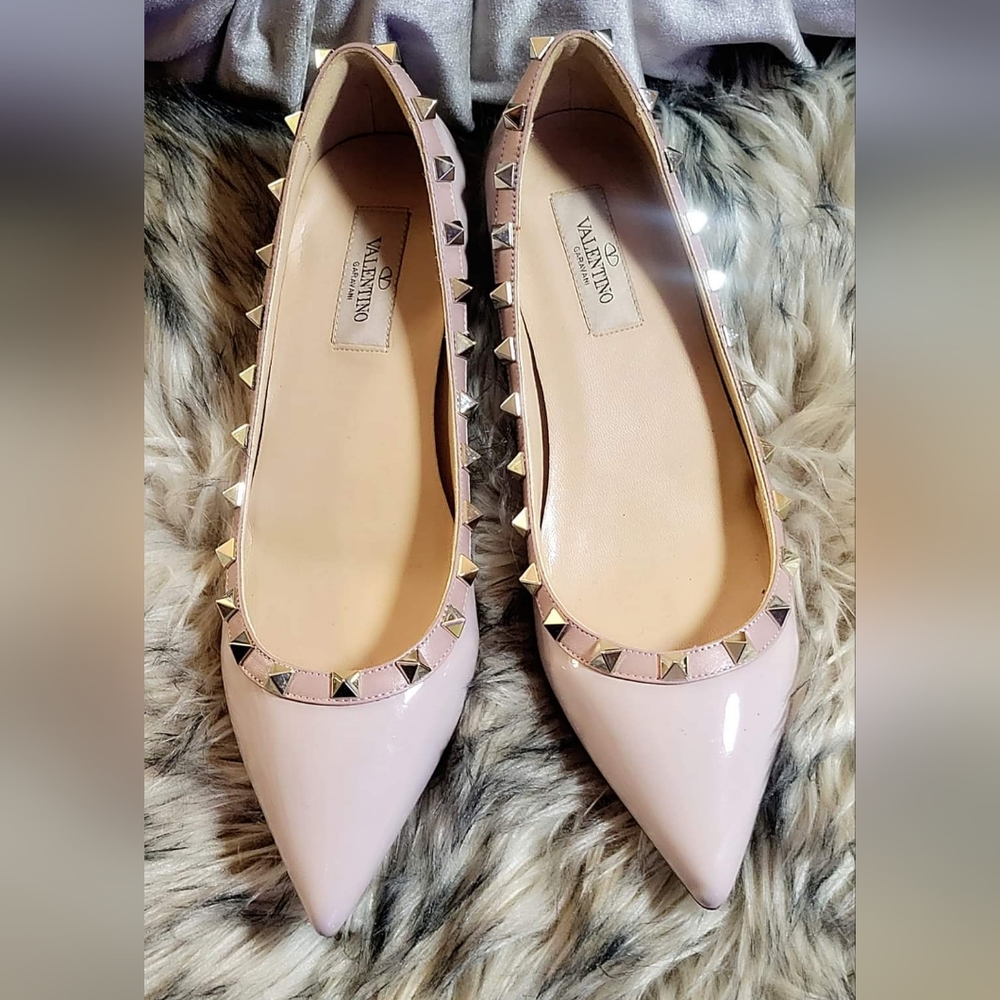 Valentino Rockstar Stud Flats, Tan color size 38 (US size 8)